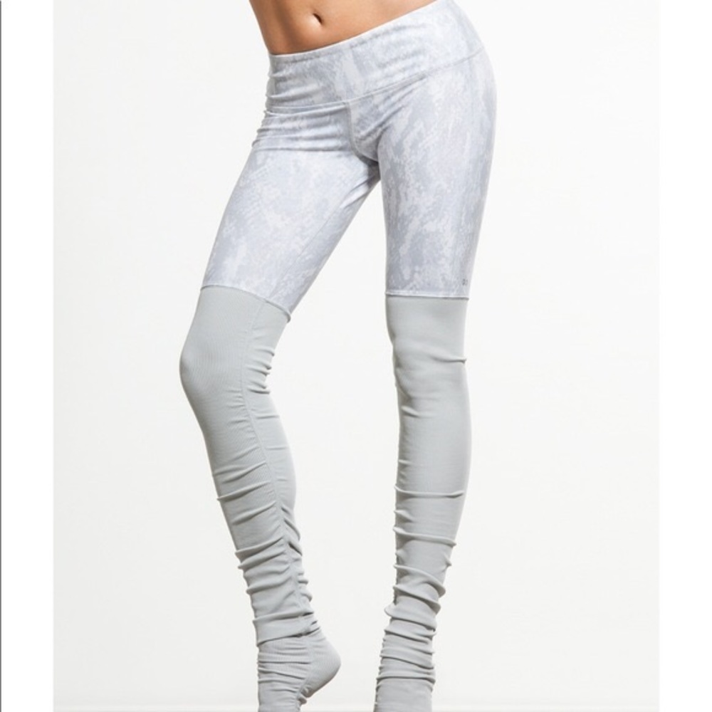 Alo Yoga Goddess Legging